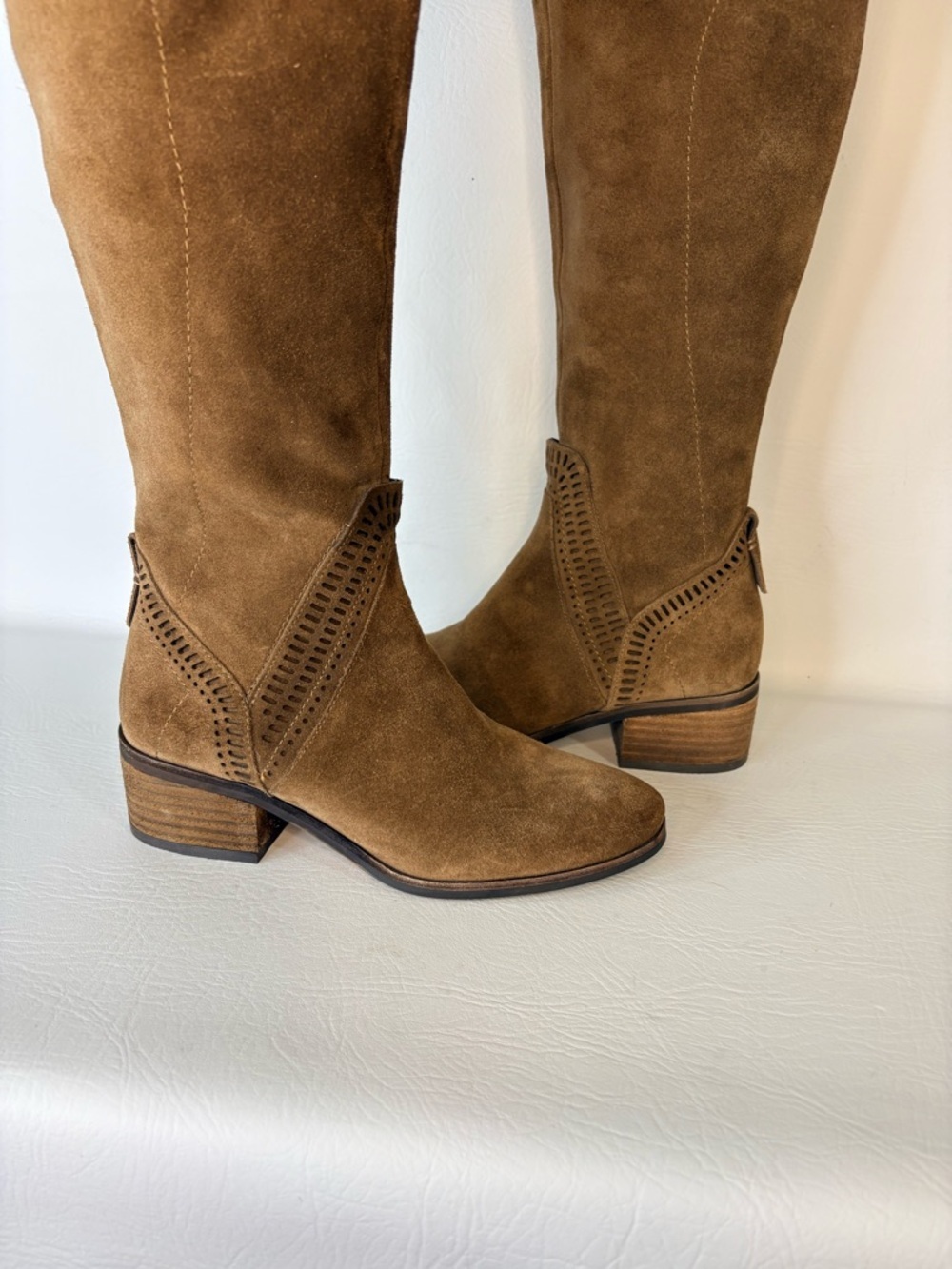 NEW Vince Camuto Karinda Over-the-Knee Boots Suede Size 6 - Picture 5 of 11